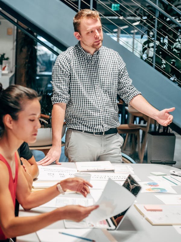 Réussir en tant que chef de projet marketing digital : astuces clés