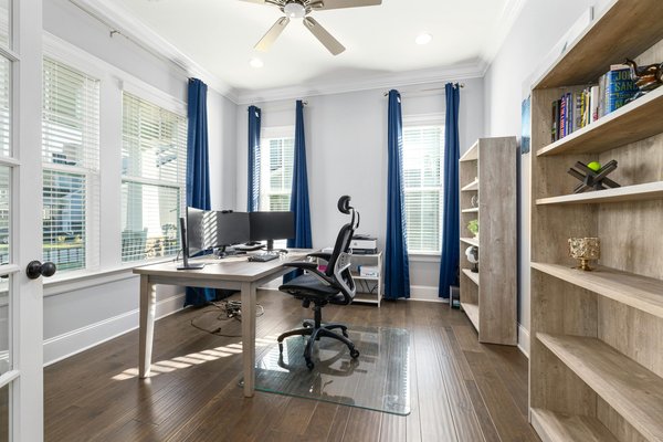 Optez pour le bureau assis-debout électrique easy drive 200x80 cm